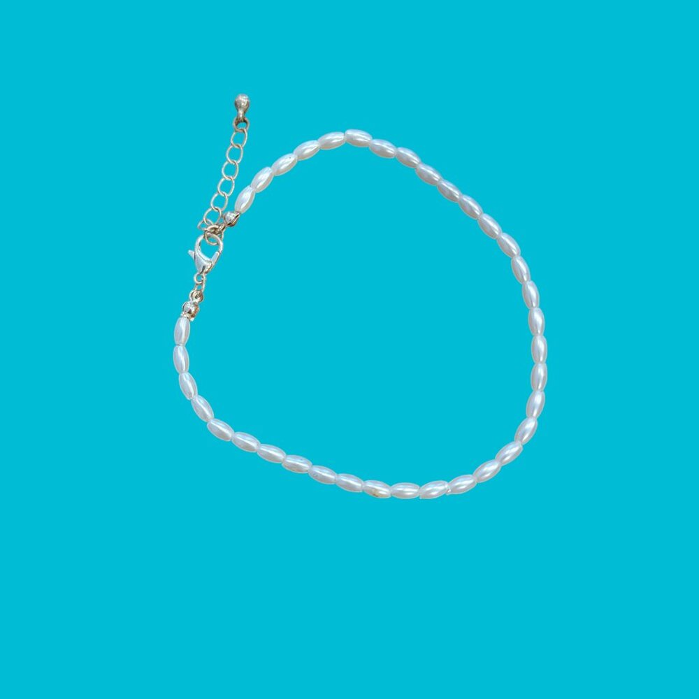 Dainty Single Strand Faux Pearl Bracelet